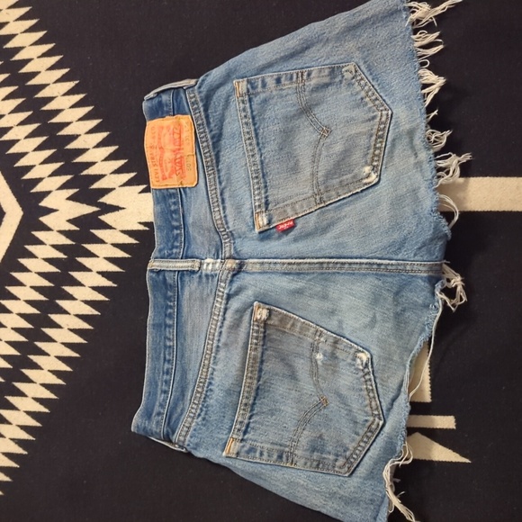 Levi 501 Cut-offs - Picture 2 of 5